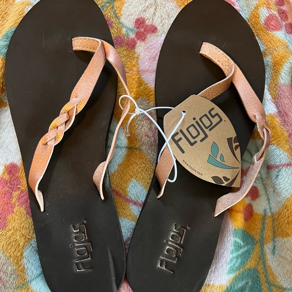 NWT 10 flip flops
